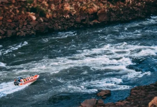 10 Epic River Rafting Spots for Thrills and Adventure